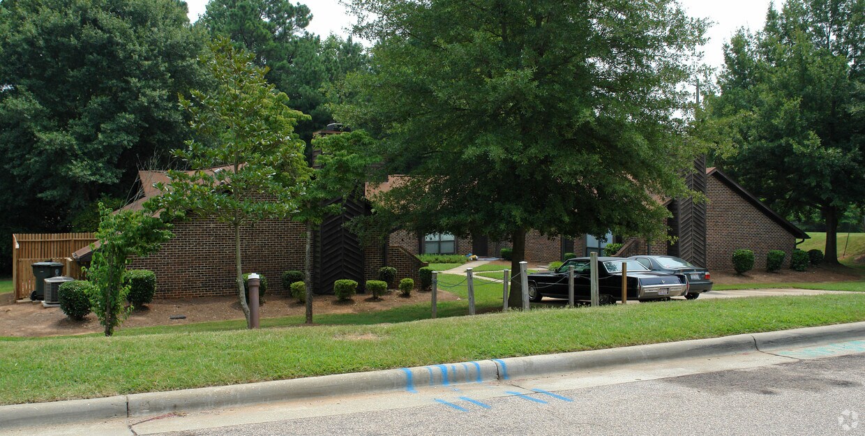 Building Photo - 6700 Magnolia Ct