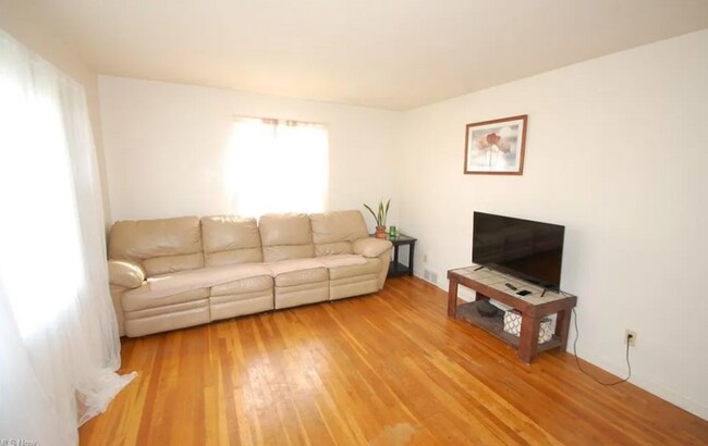 Foto del edificio - 407 Old Shay Ln