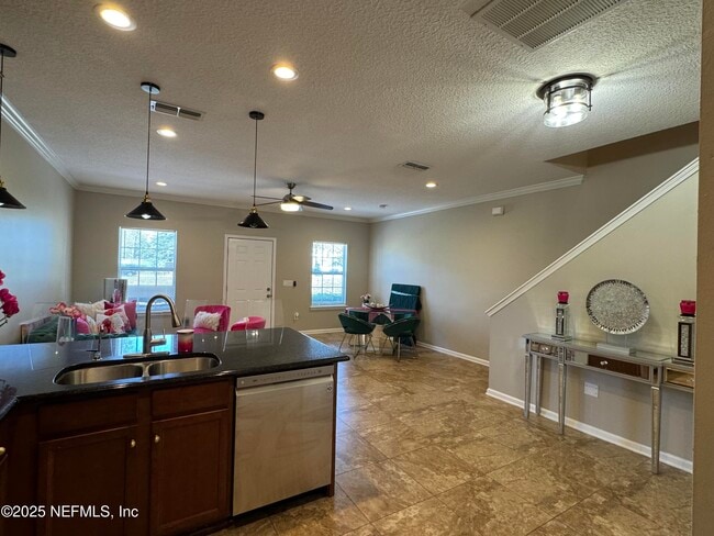 Building Photo - 528 Sherwood Oaks Dr