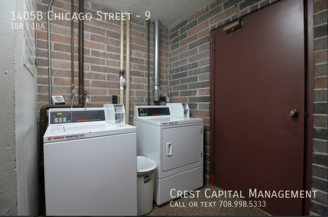 Building Photo - 1405 E Chicago St