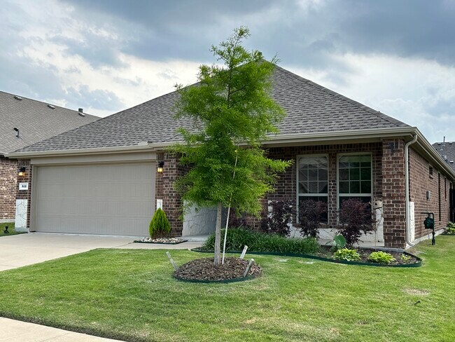 Elevación frontal - 312 Rustic Oak Ln