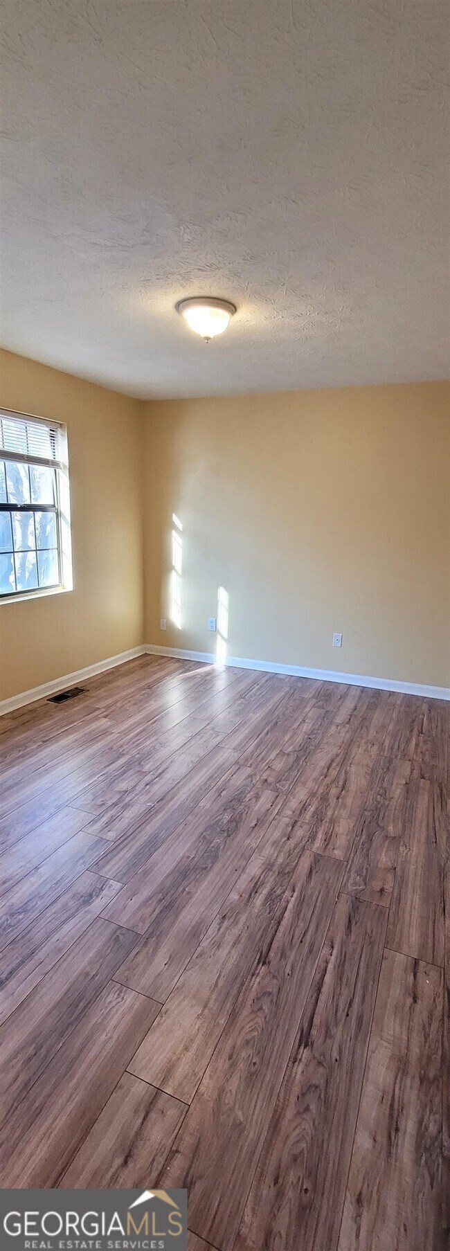 Foto del edificio - 1984 Padgett Dr