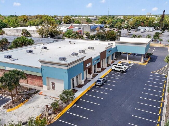 Foto del edificio - 7900 S Orange Blossom Trl
