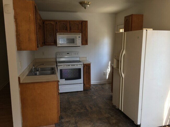 Foto del edificio - 2137 Fairbrother St.