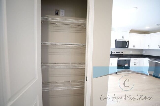 Building Photo - Move in special $900!! Beautiful new construction 3 bed / 2 bath home - Lake City