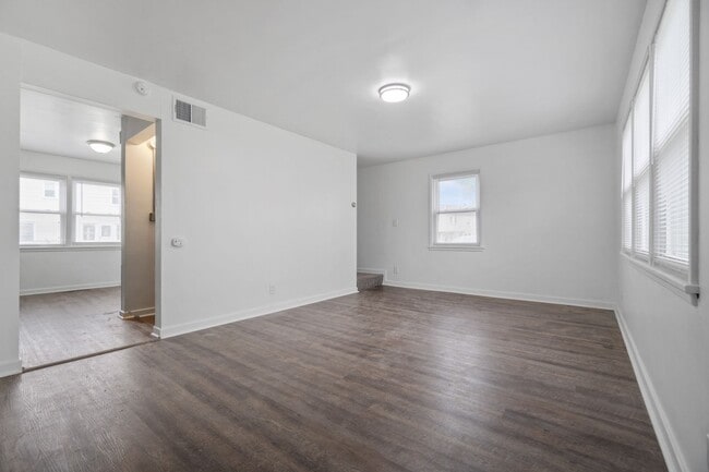 Building Photo - Cozy 3-Bedroom, 1-Bathroom Townhouse in Midland Heights, PA!