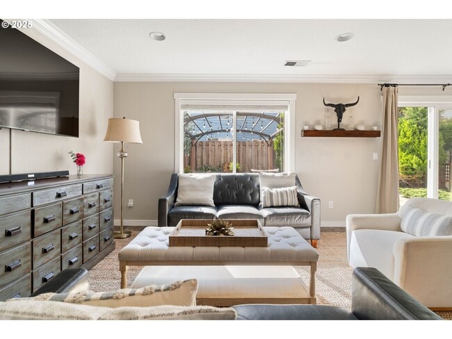 Building Photo - Beautiful 4 Bed, 3 Bath Canby Home for Rent