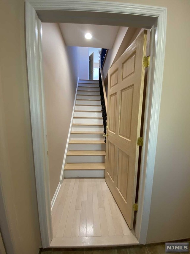 552 New York Ave, Lyndhurst, NJ 07071 Townhome Rentals in Lyndhurst