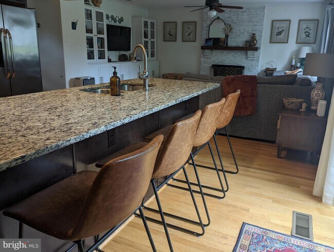 Building Photo - 9123 Peabody St