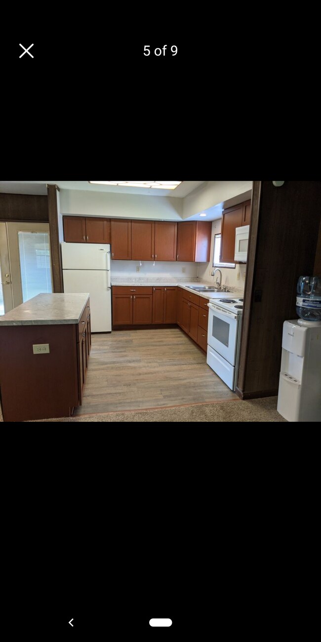 Foto del edificio - 885 Windy Ridge Rd