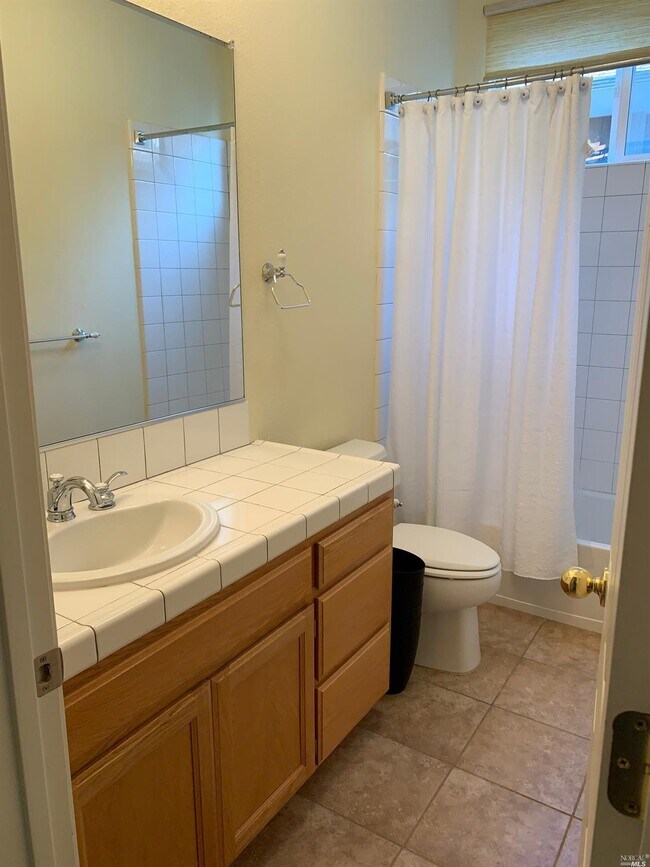 Building Photo - 1244 Pedroncelli Dr