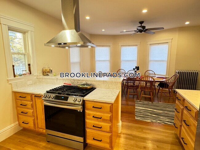 Building Photo - 66 Harrison St