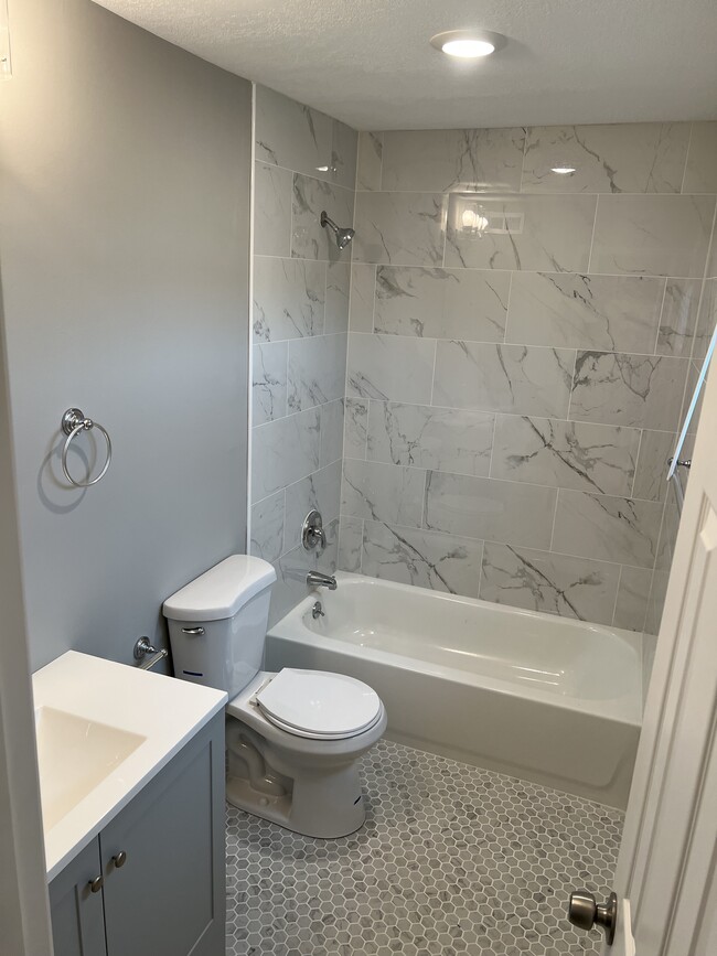 1BD/1BTH Bathroom - The State