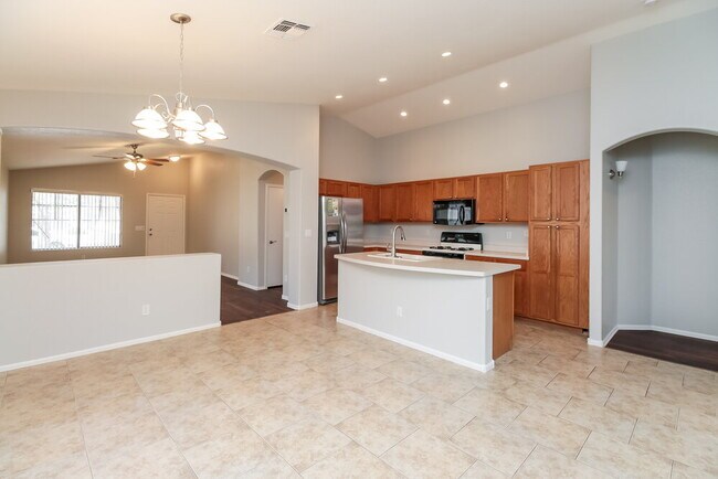 Foto del edificio - 1069 E Nardini St