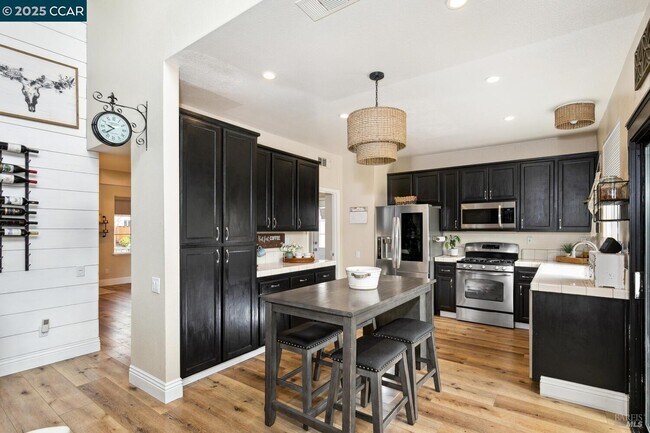 Building Photo - 342 Chaucer Dr
