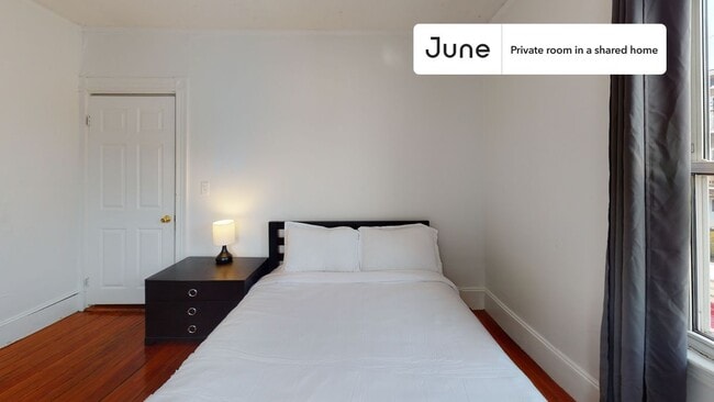 Building Photo - Room in Shared 6 bed/2 bath home