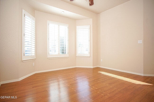 Building Photo - 12873 Cozy Cove Ave