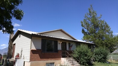 Building Photo - 521 E 8800 S