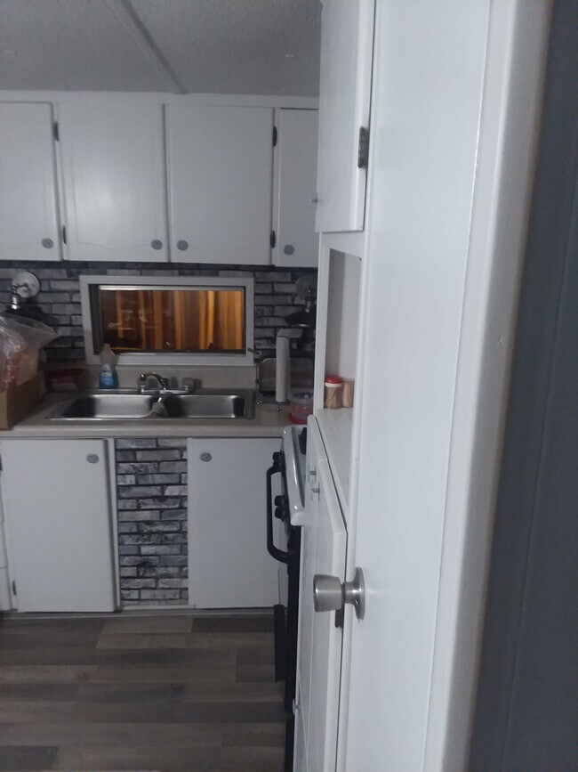 ¡En la misma habitación! - 30424 Francis St