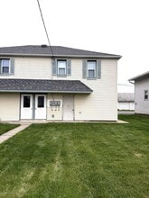 Building Photo - 217 W Maple St