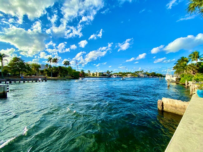 Building Photo - 55 NE Spanish Trail