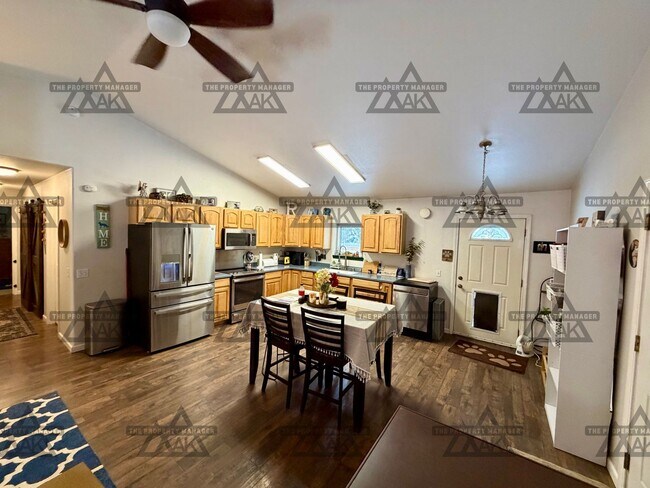 Foto del edificio - 3BR Home in North Pole | Fenced Yard/Pet Friendly + Garage | Available June 15