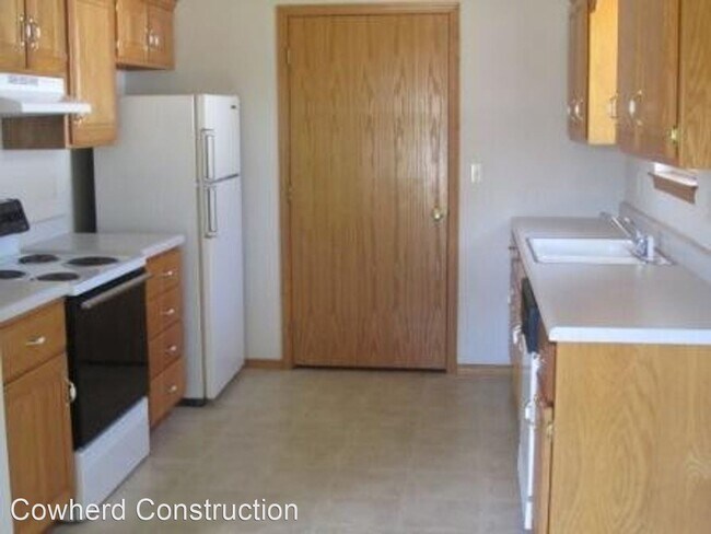 Building Photo - 3 br, 2 bath House - 3445 W Hoke