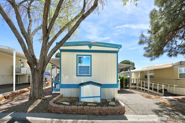 Building Photo - 7112 Pan American Fwy NE