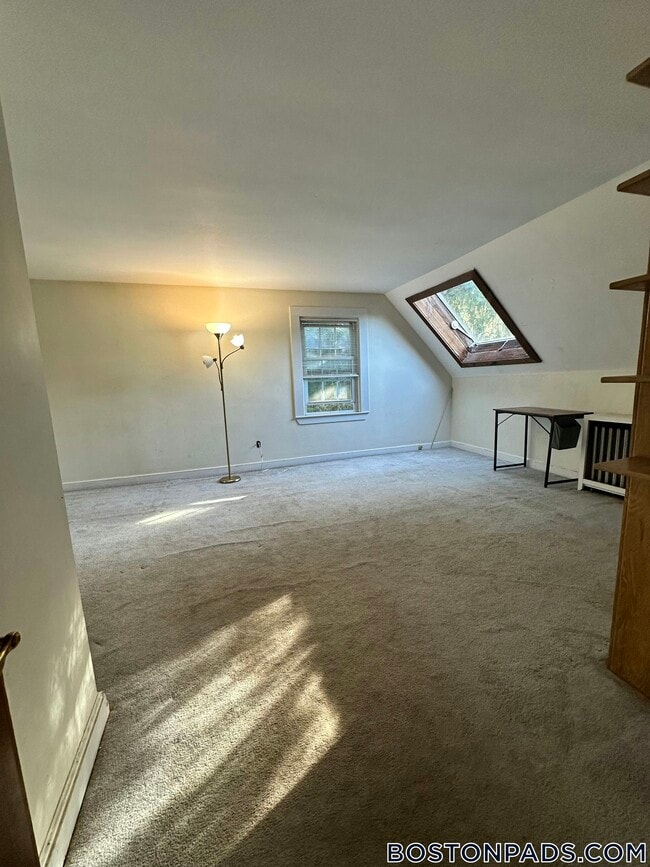 Building Photo - 256 Lowell Ave