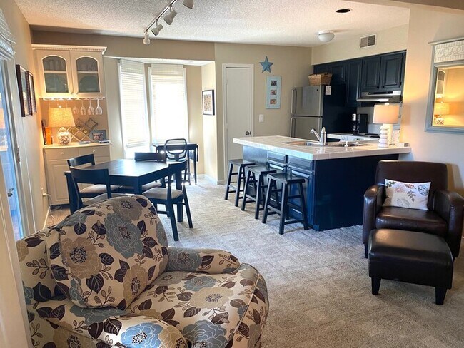 Foto del edificio - 1617 Live Oak Park
