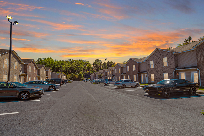 Building Photo - 1300 Franklin Turnpike