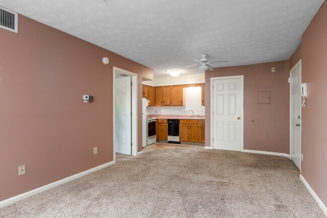 Building Photo - 10 Kellogg Rd