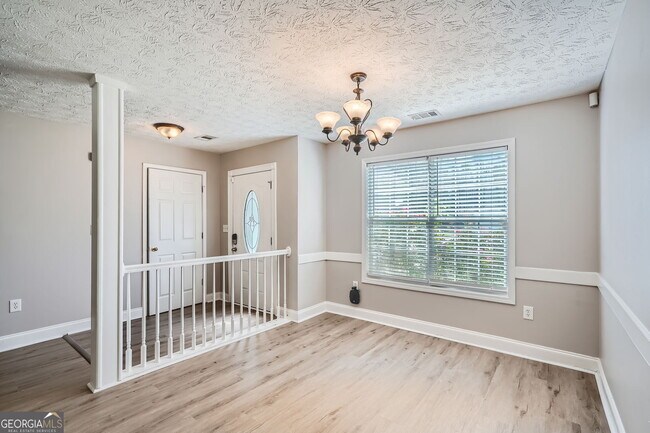 Foto del edificio - 1525 Snow Hill Dr