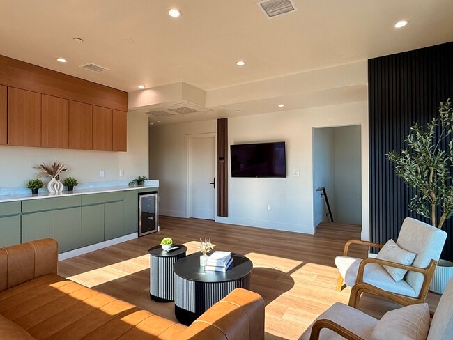 Foto del edificio - 1575 W 35th Pl