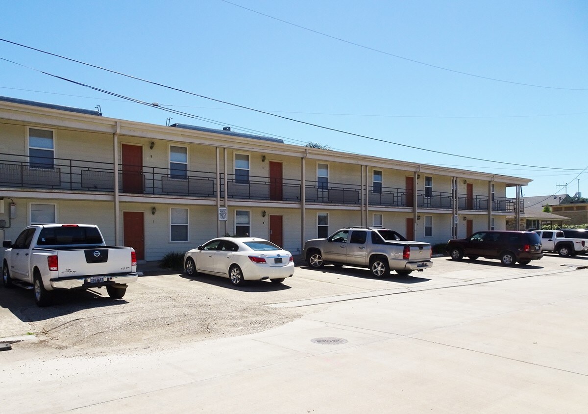 6650 Fleur De Lis Dr, New Orleans, LA 70124 Apartments in New Orleans