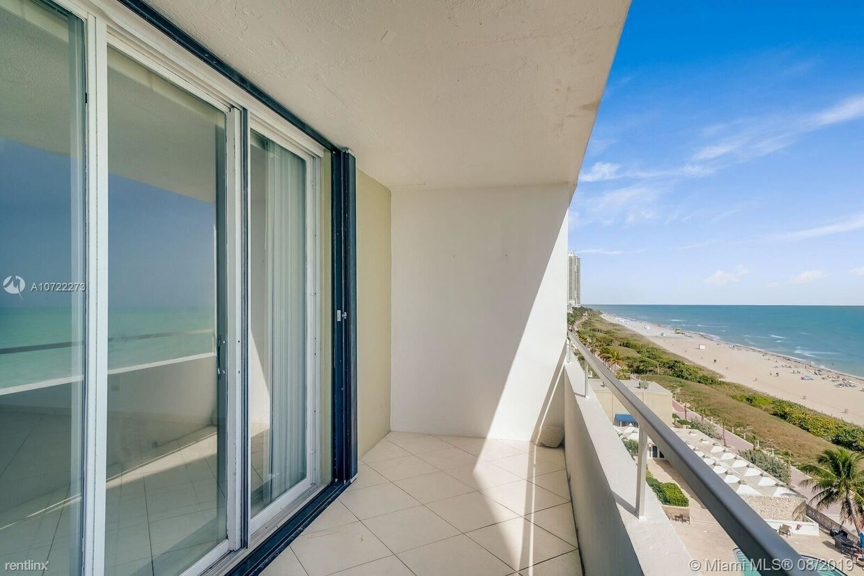 Primary Photo - 5555 Collins Ave