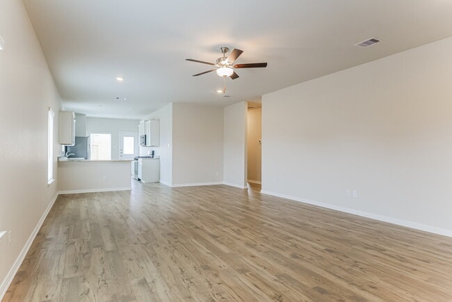 Building Photo - 16455 Hill Dr