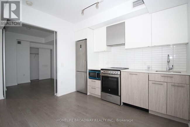 Building Photo - 251 Jarvis St