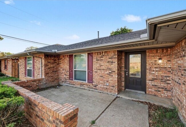 Foto del edificio - 4900 Ridgeline Dr