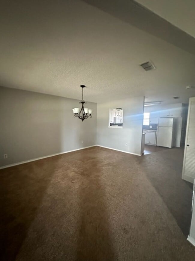 Foto del edificio - 812 Vista Ln