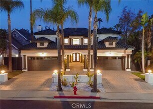 Building Photo - 17437 Oak Creek Ct