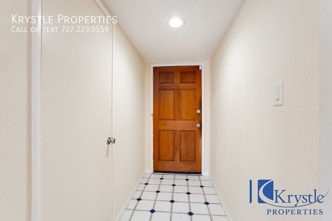 Foto del edificio - Charming Spacious 4 Bedroom Home Located i...