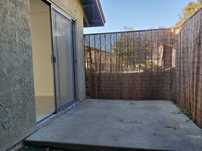 Patio - 1609 Naomi St