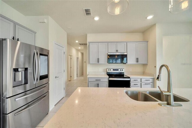 Foto del edificio - 2601 Blowing Breeze Ave