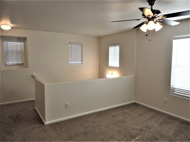 Foto del edificio - 1033 S Deerfield Ln