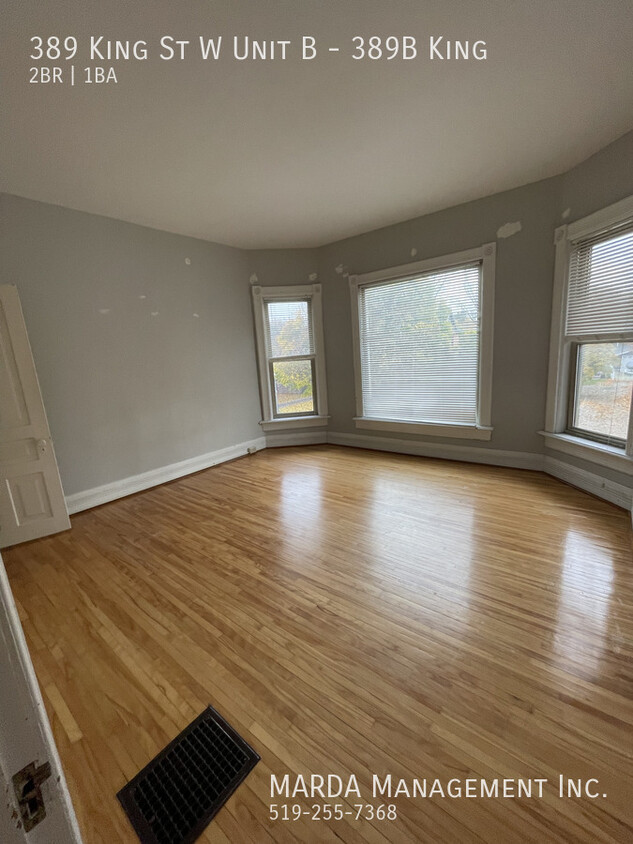 Primary Photo - SPACIOUS 2BED/1BATH APT BACKING ON THE THA...