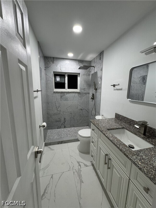 Foto del edificio - 1201 Betmar Blvd