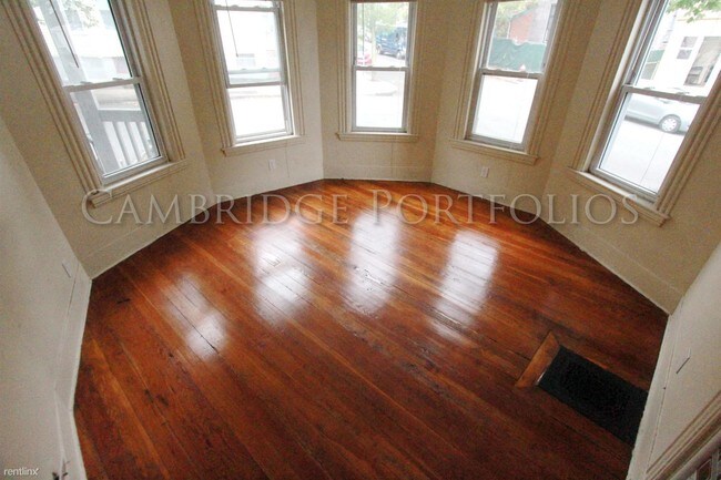 Foto del edificio - 2 br, 1 bath  - 21 Morton St # 10