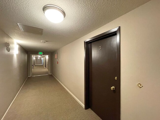 Building Photo - Comfortable Raleigh Park Plaza Condo with ...