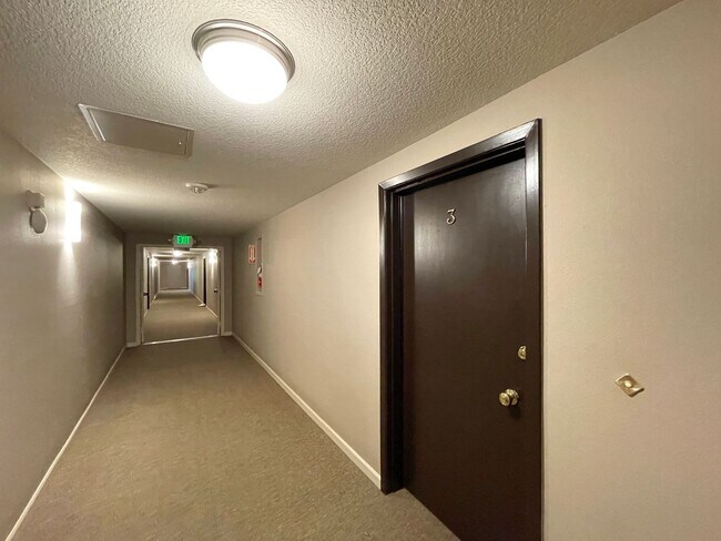 Foto del edificio - Comfortable Raleigh Park Plaza Condo with ...